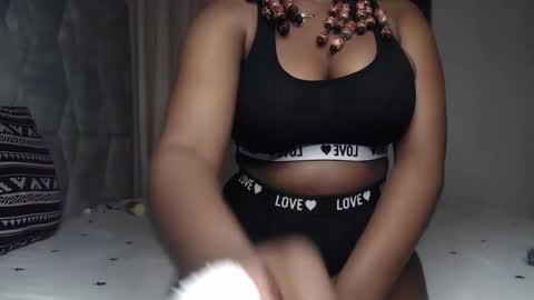 Snapshot of sexy_chocolata chatting on 11-26-25, 01:34 chocolata online show from 11-26-25, 01:34