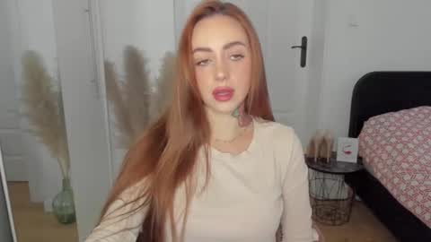 Snapshot of sexy_coralie chatting on 10-30-25, 07:54 C o r a l i e online show from 10-30-25, 07:54