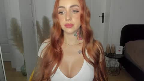 Snapshot of sexy_coralie chatting on 11-13-25, 03:00 C o r a l i e online show from 11-13-25, 03:00