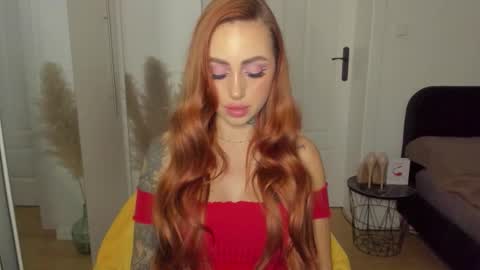 Snapshot of sexy_coralie chatting on 11-25-25, 06:08 C o r a l i e online show from 11-25-25, 06:08