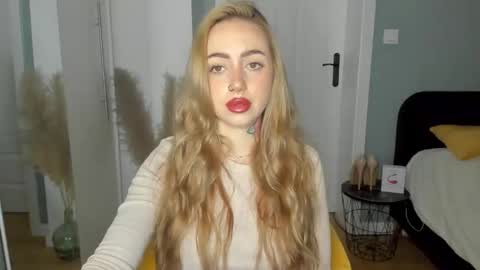 C o r a l i e online show from 05-07-26, 06:52