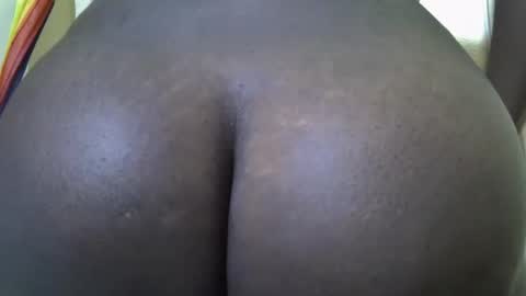 Snapshot of sexy_ebony20 chatting on 06-27-26, 06:02 ebony online show from 06-27-26, 06:02