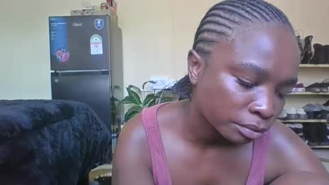 Snapshot of sexy_ebony_princess chatting on 11-07-25, 10:37 Trina online show from 11-07-25, 10:37