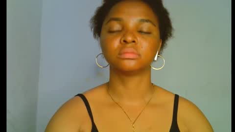 Snapshot of sexy_ebonygirl_ chatting on 09-21-25, 08:05 Clara online show from 09-21-25, 08:05