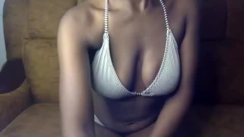 Snapshot of sexy_ellahh chatting on 07-10-26, 12:48 Ellahh online show from 07-10-26, 12:48