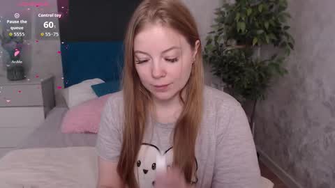 Snapshot of sexy_jenny18 chatting on 12-17-25, 03:56 Jennifer online show from 12-17-25, 03:56