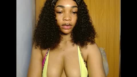 Snapshot of sexy_kitty881 chatting on 09-12-25, 08:20 Sexy kitty881 online show from 09-12-25, 08:20