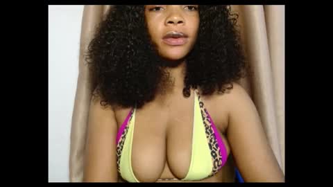 Snapshot of sexy_kitty881 chatting on 09-24-25, 05:27 Sexy kitty881 online show from 09-24-25, 05:27