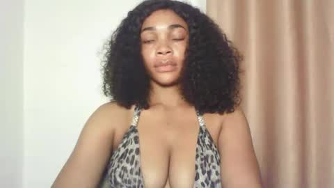 Snapshot of sexy_kitty881 chatting on 09-27-25, 09:53 Sexy kitty881 online show from 09-27-25, 09:53