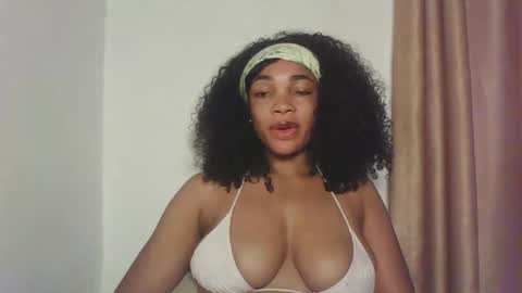 Snapshot of sexy_kitty881 chatting on 09-30-25, 02:33 Sexy kitty881 online show from 09-30-25, 02:33