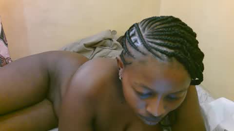 Snapshot of sexy_latasha chatting on 09-30-25, 07:13 sexy_latasha online show from 09-30-25, 07:13