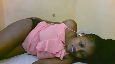 Snapshot of sexy_latasha chatting on 10-09-25, 06:00 sexy_latasha online show from 10-09-25, 06:00