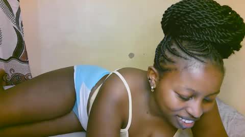 Snapshot of sexy_latasha chatting on 10-14-25, 02:34 sexy_latasha online show from 10-14-25, 02:34