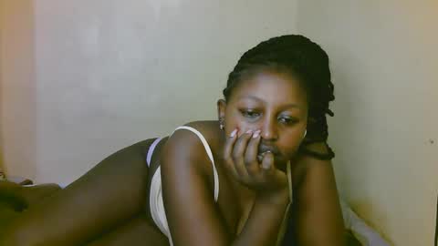 Snapshot of sexy_latasha chatting on 10-22-25, 03:29 sexy_latasha online show from 10-22-25, 03:29