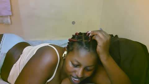 Snapshot of sexy_latasha chatting on 11-07-25, 08:42 sexy_latasha online show from 11-07-25, 08:42