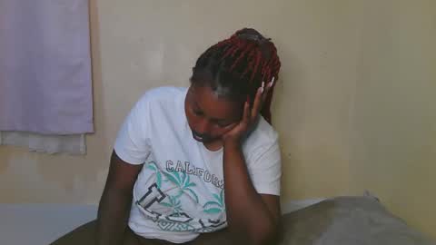 Snapshot of sexy_latasha chatting on 11-16-25, 05:46 sexy_latasha online show from 11-16-25, 05:46