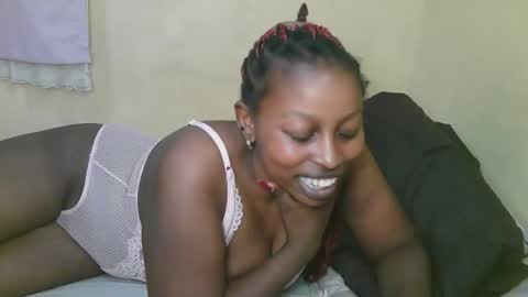 Snapshot of sexy_latasha chatting on 11-22-25, 08:19 sexy_latasha online show from 11-22-25, 08:19