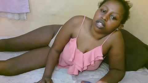 Snapshot of sexy_latasha chatting on 12-04-25, 09:18 sexy_latasha online show from 12-04-25, 09:18