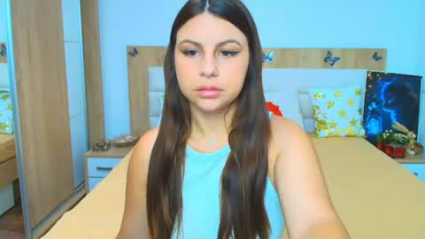 Snapshot of sexy_lily20 chatting on 08-07-26, 04:36 Lily online show from 08-07-26, 04:36