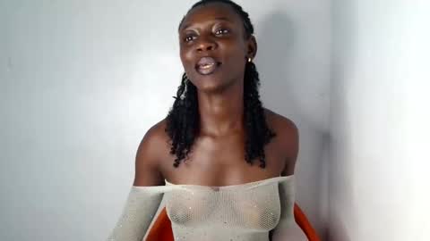 Snapshot of sexy_lilyyy chatting on 09-26-25, 09:41 lily online show from 09-26-25, 09:41