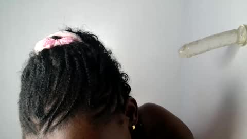 Snapshot of sexy_lilyyy chatting on 09-28-25, 09:42 lily online show from 09-28-25, 09:42