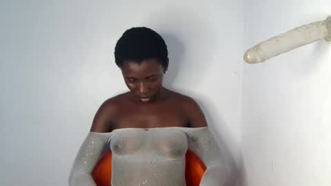 Snapshot of sexy_lilyyy chatting on 09-30-25, 10:04 lily online show from 09-30-25, 10:04