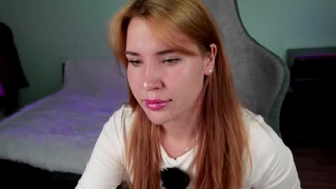 Snapshot of sexy_linsy chatting on 03-18-26, 04:10 Evi online show from 03-18-26, 04:10