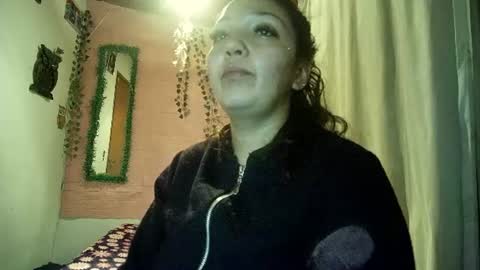 Snapshot of sexy_lolas chatting on 06-18-26, 12:33 sexy lolas online show from 06-18-26, 12:33