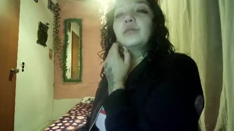 Snapshot of sexy_lolas chatting on 07-11-26, 11:39 sexy lolas online show from 07-11-26, 11:39