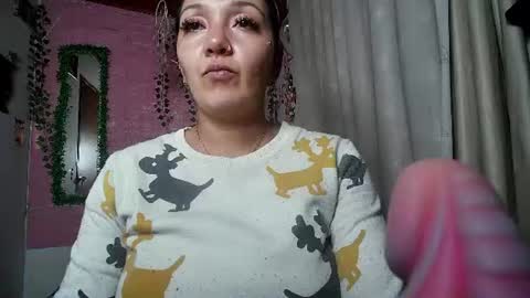 Snapshot of sexy_lolas chatting on 07-14-26, 02:05 sexy lolas online show from 07-14-26, 02:05