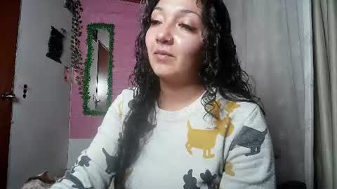 Snapshot of sexy_lolas chatting on 07-15-26, 01:44 sexy lolas online show from 07-15-26, 01:44