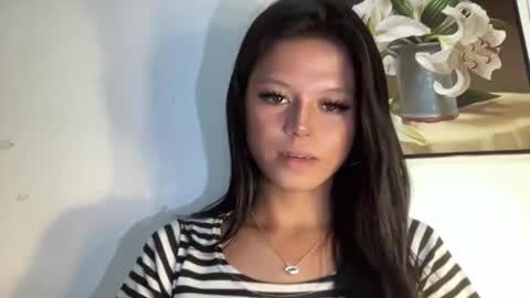 Snapshot of sexy_maevemorexxx chatting on 06-10-26, 02:23 Nicole online show from 06-10-26, 02:23
