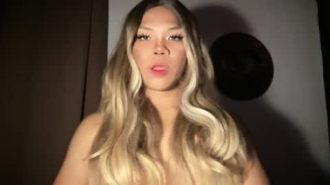 Snapshot of sexy_maevemorexxx chatting on 06-15-26, 06:32 Nicole online show from 06-15-26, 06:32