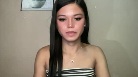Snapshot of sexy_maevemorexxx chatting on 06-27-26, 12:22 Nicole online show from 06-27-26, 12:22
