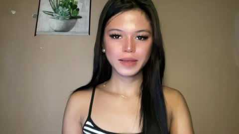 Snapshot of sexy_maevemorexxx chatting on 06-28-26, 12:27 Nicole online show from 06-28-26, 12:27