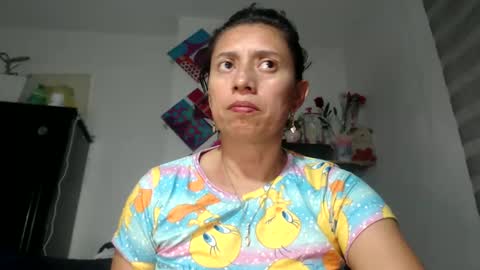 Snapshot of sexy_mary_69 chatting on 10-12-25, 11:48 Mary online show from 10-12-25, 11:48