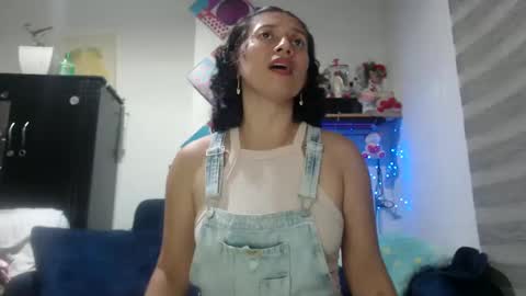 Snapshot of sexy_mary_69 chatting on 10-14-25, 11:27 Mary online show from 10-14-25, 11:27