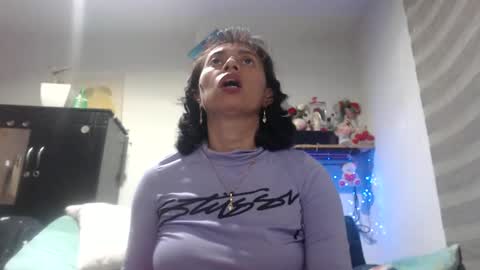 Snapshot of sexy_mary_69 chatting on 10-16-25, 12:11 Mary online show from 10-16-25, 12:11