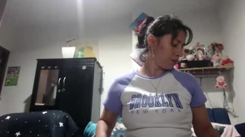 Snapshot of sexy_mary_69 chatting on 10-24-25, 02:30 Mary online show from 10-24-25, 02:30