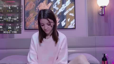 Snapshot of sexy_me_bb chatting on 09-30-25, 11:04 Alison online show from 09-30-25, 11:04