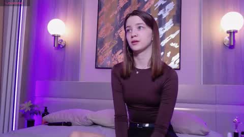 Snapshot of sexy_me_bb chatting on 10-09-25, 01:09 Alison online show from 10-09-25, 01:09