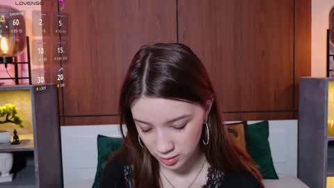 Snapshot of sexy_me_bb chatting on 05-15-26, 06:37 Alison online show from 05-15-26, 06:37