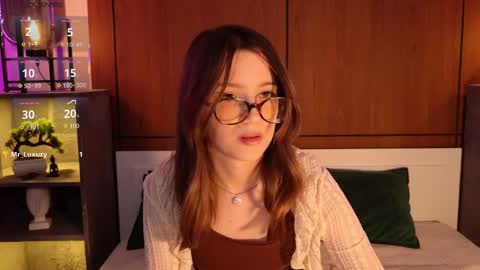 Snapshot of sexy_me_bb chatting on 05-27-26, 06:16 Alison online show from 05-27-26, 06:16