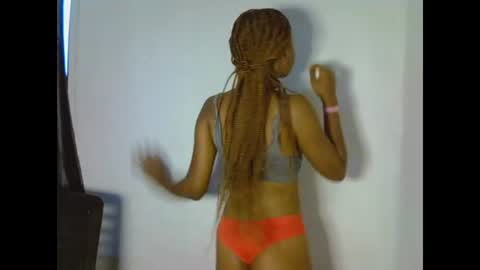Snapshot of sexy_mi chatting on 08-04-26, 02:52 annie online show from 08-04-26, 02:52