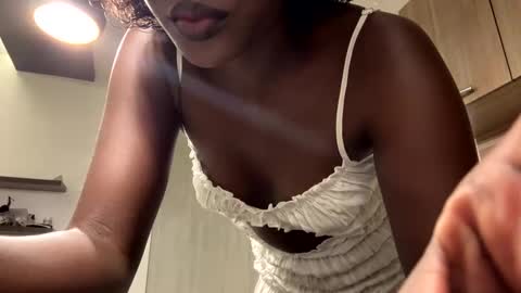 Snapshot of sexy_misspanther chatting on 09-27-25, 03:39 sexy_misspanther online show from 09-27-25, 03:39