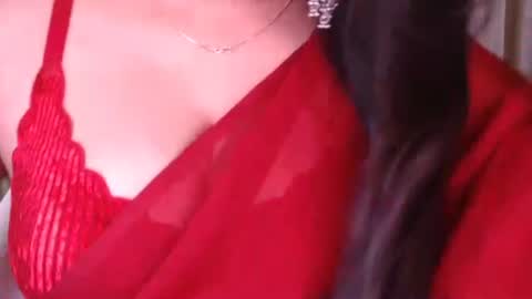 Snapshot of sexy_myra18 chatting on 02-14-26, 04:53 myra online show from 02-14-26, 04:53