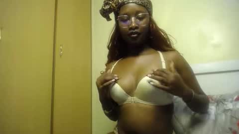 Snapshot of sexy_obsession4 chatting on 11-18-25, 09:14 sexy_obsession4 online show from 11-18-25, 09:14