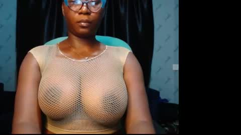 Snapshot of sexy_pearl12 chatting on 01-23-25, 06:56 zoe online show from 01-23-25, 06:56