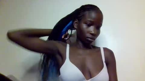 sexy_petittie online show from 10-15-25, 07:30