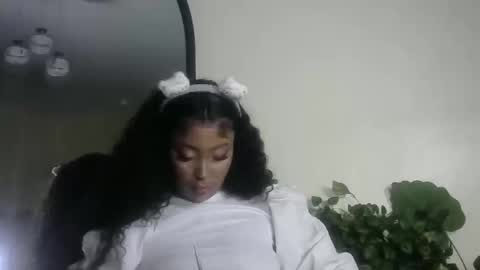 sexy pigeon online show from 04-18-26, 06:45